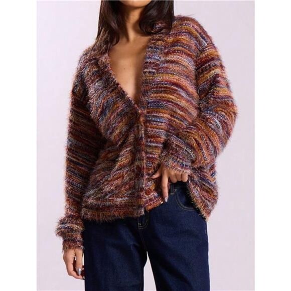 Chunky Knit V-Neck Button-Up Cardigan - Picture 4 of 14